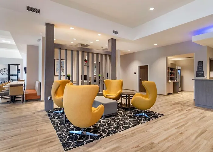 Comfort Suites Grandview - Kansas City